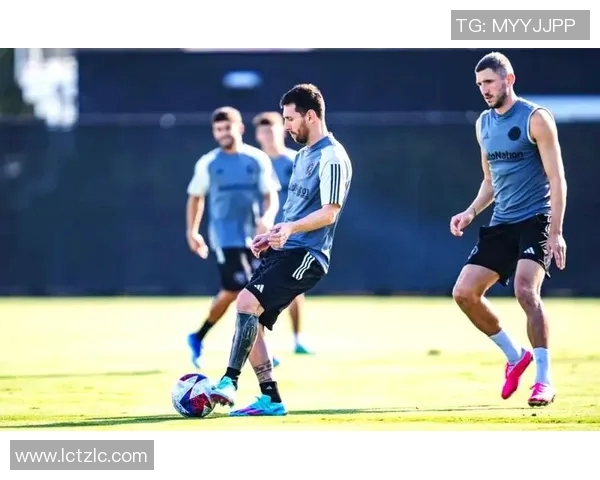 足球明星在辉煌背后是否也有无法释怀的遗憾与自责