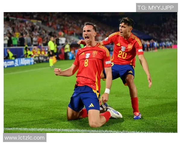 南非足球明星皮纳尔的传奇之路与对足球的热爱与奉献