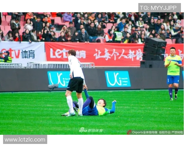 探索韩国足球冷门明星背后的故事与成就揭秘 探索韩国足球冷门明星背后的故事与成就揭秘