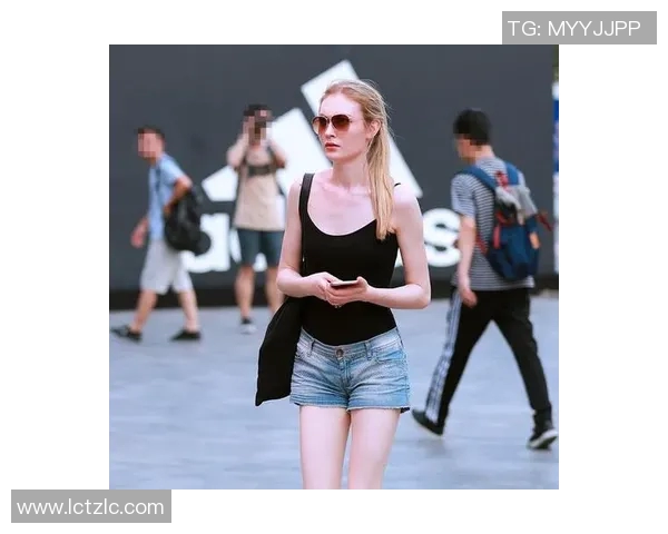 格里兹曼时尚风采揭秘足球明星衣服搭配与潮流趋势分析 格里兹曼时尚风采揭秘足球明星衣服搭配与潮流趋势分析